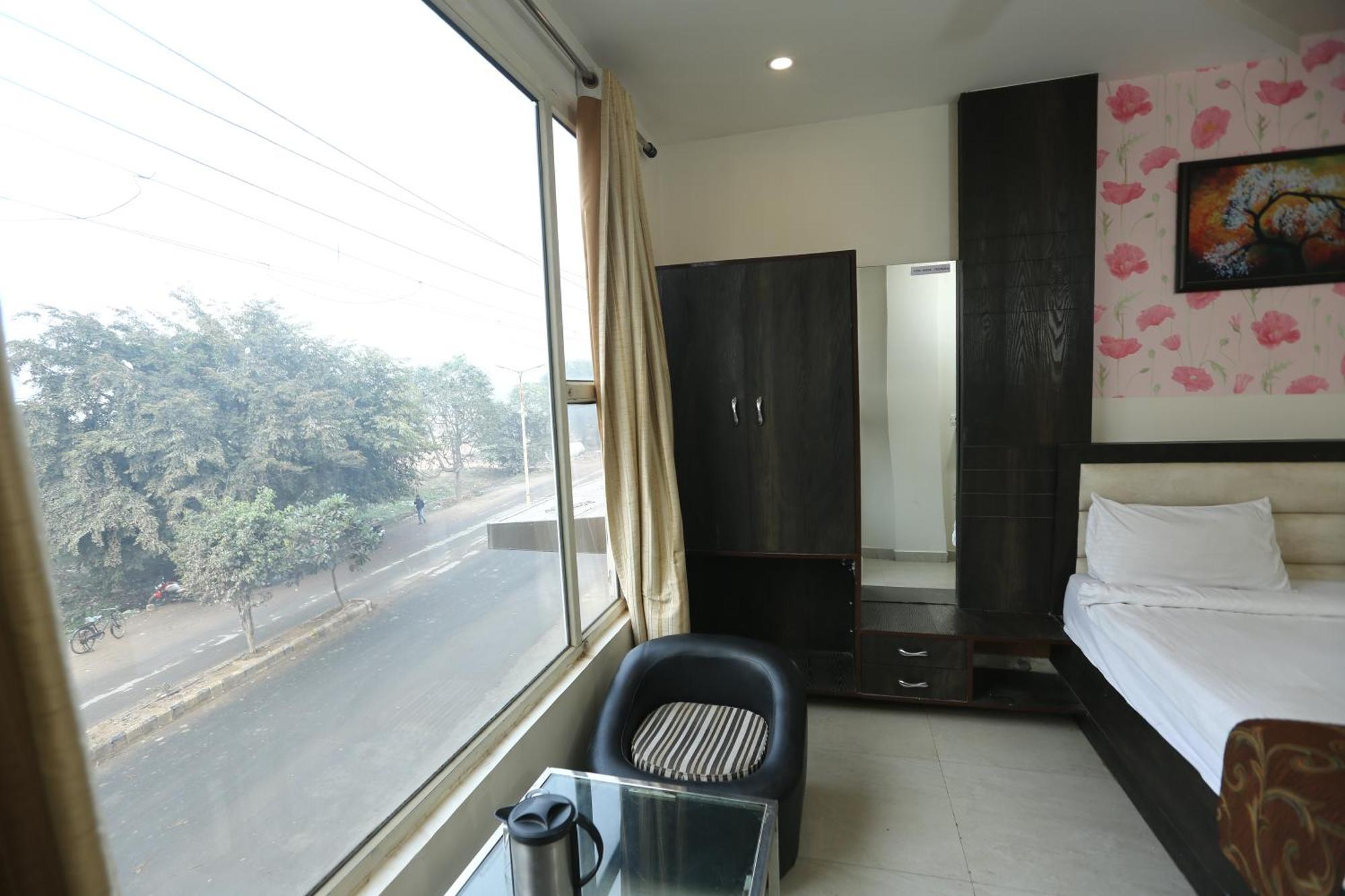 24 Hotel & Resort Agra  Exterior foto