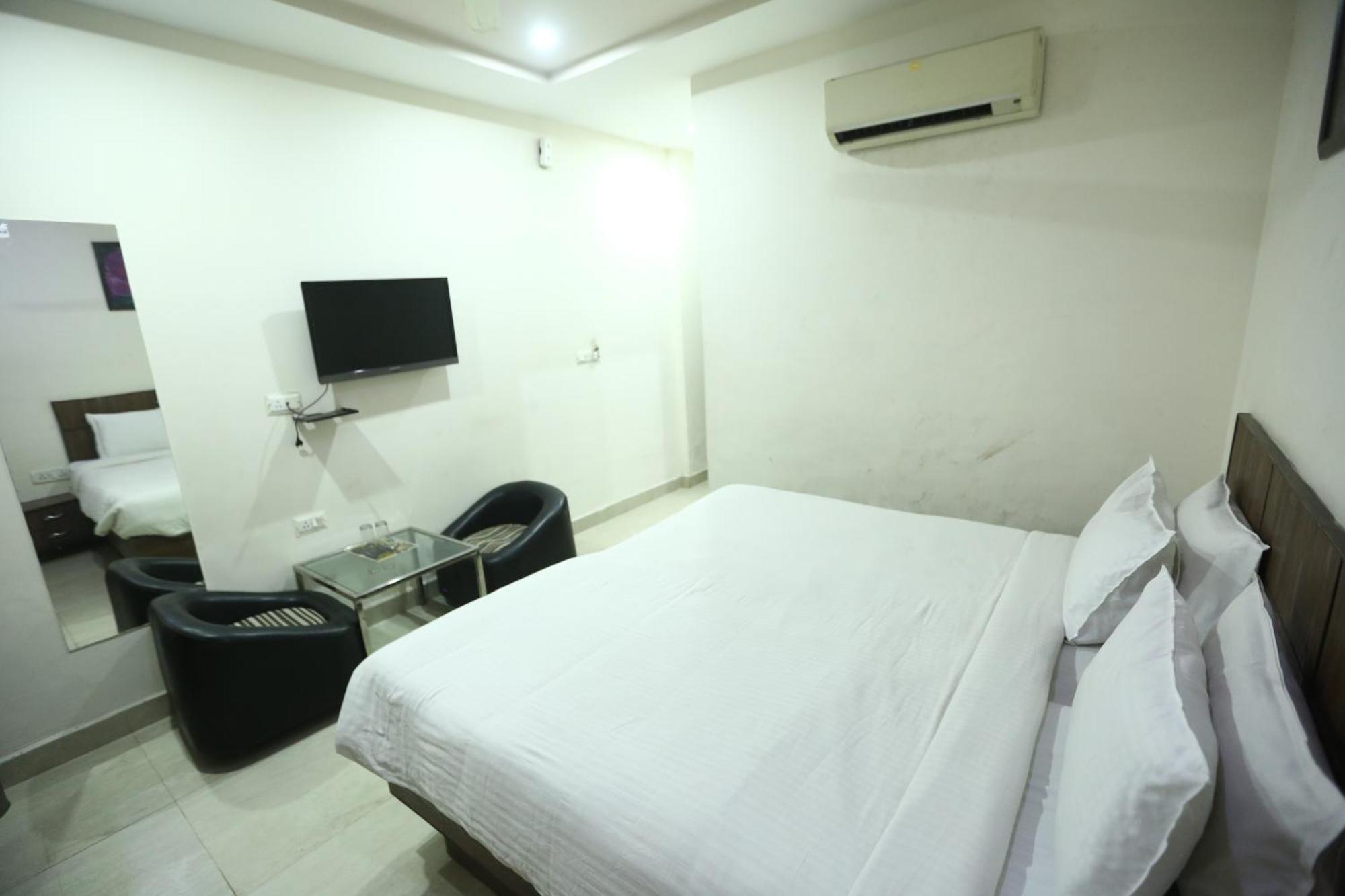 24 Hotel & Resort Agra  Exterior foto